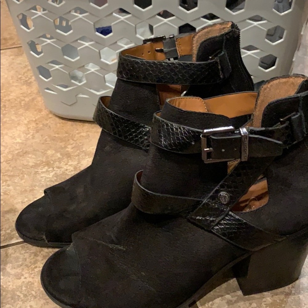 Black heeled booties